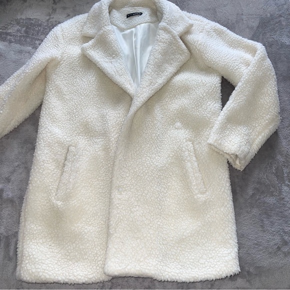 Zaful faux fur fuzzy coat - Picture 2 of 12